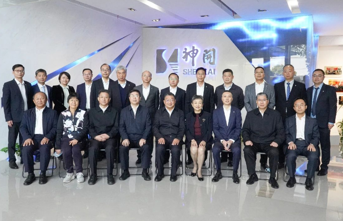 中石化高級(jí)副總裁劉宏斌一行益臨神開(kāi)參觀(guān)考察(圖6) 中石化高級(jí)副總裁劉宏斌一行益臨神開(kāi)參觀(guān)考察(圖6)